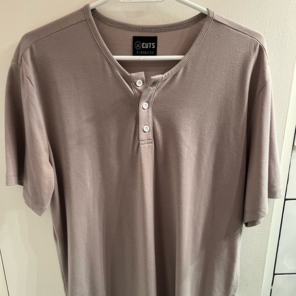 Cuts Clothing Other - Cuts Clothing Elongated Tee